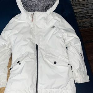 🛑SOLD🛑Girls white north face coat